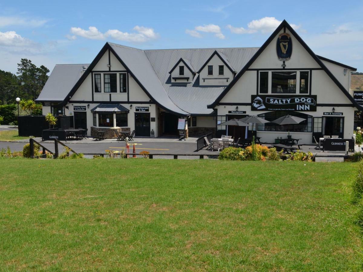 Salty Dog Inn Snells Beach Eksteriør bilde